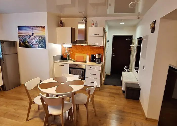 Cozy Telliskivi Near Centre 아파트 탈린