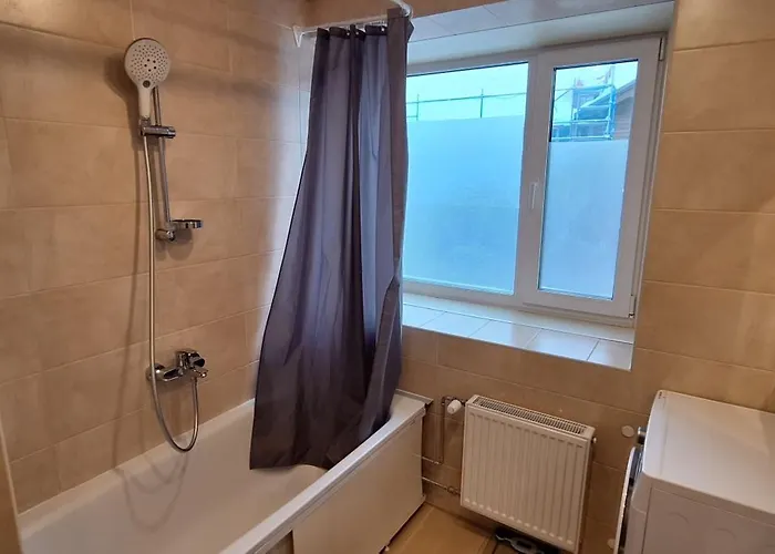 Cozy Telliskivi Near Centre 아파트 탈린